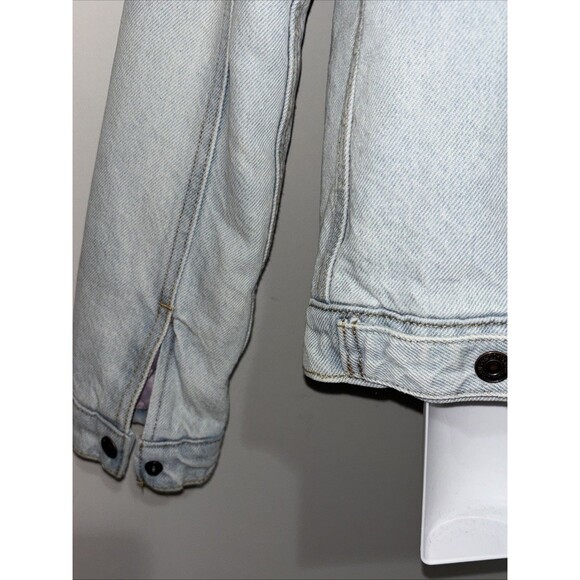LEVI'S Women's Jean Jacket  Lavender Light Wash Size Medium - Picture 10 of 16